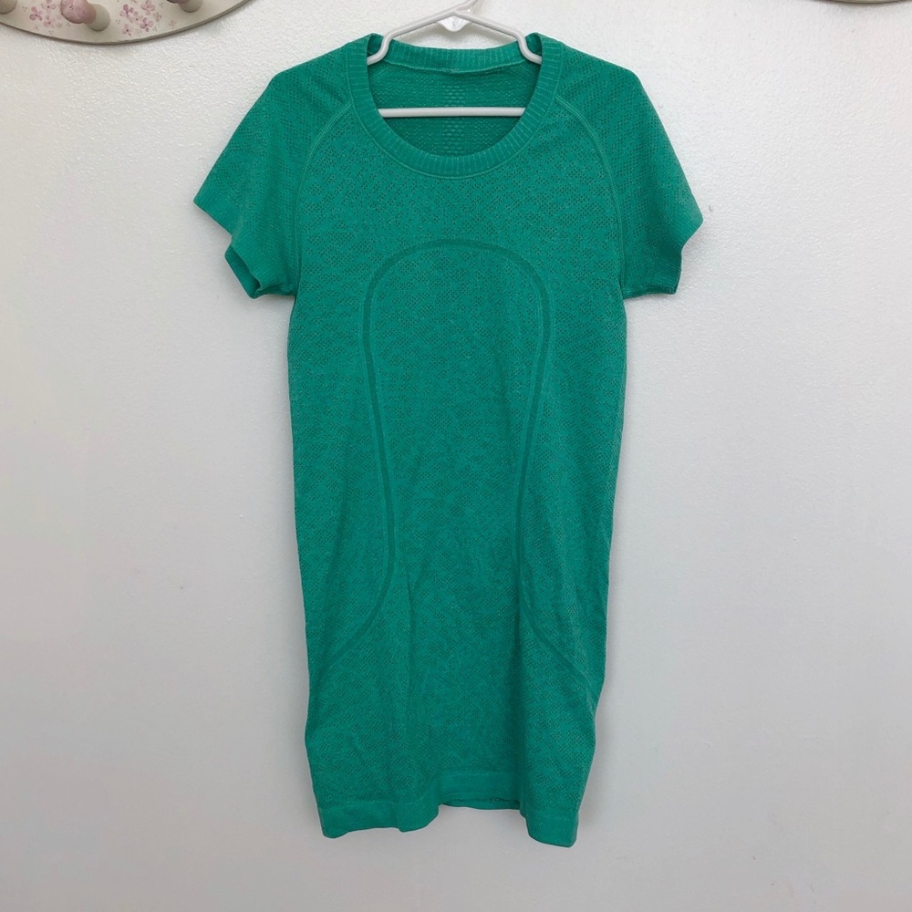 Lululemon short sleeve top
